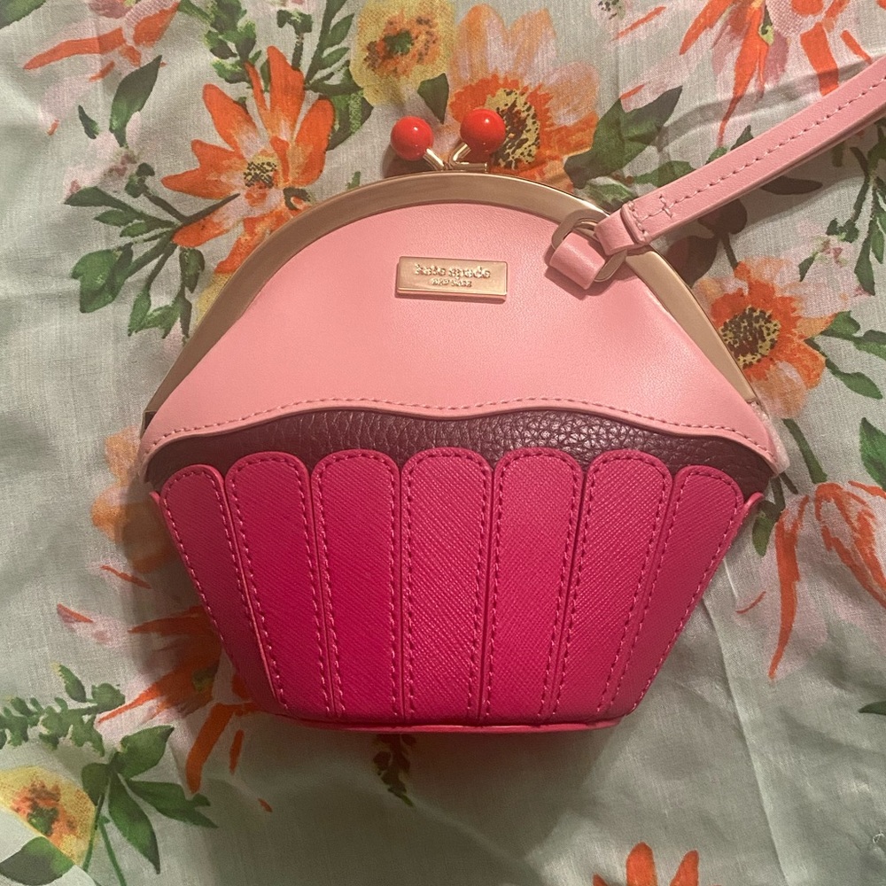 ♠️♠️♠️Kate Spade♠️♠️♠️take the cake posie